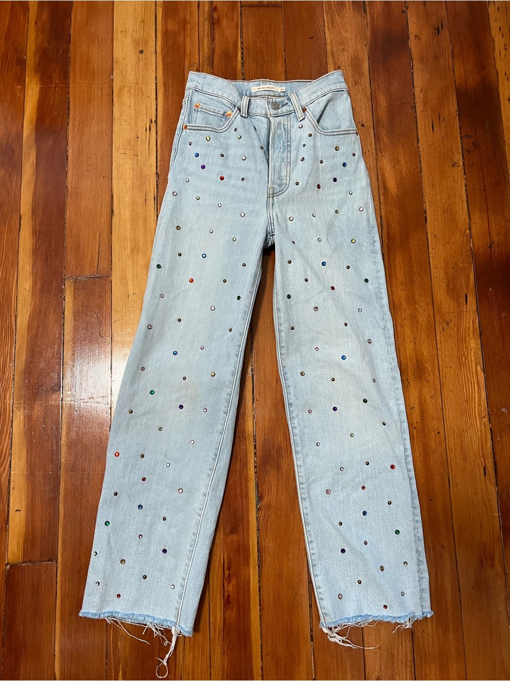 Light Wash Embellished Straight-Leg Jeans - Multicolor